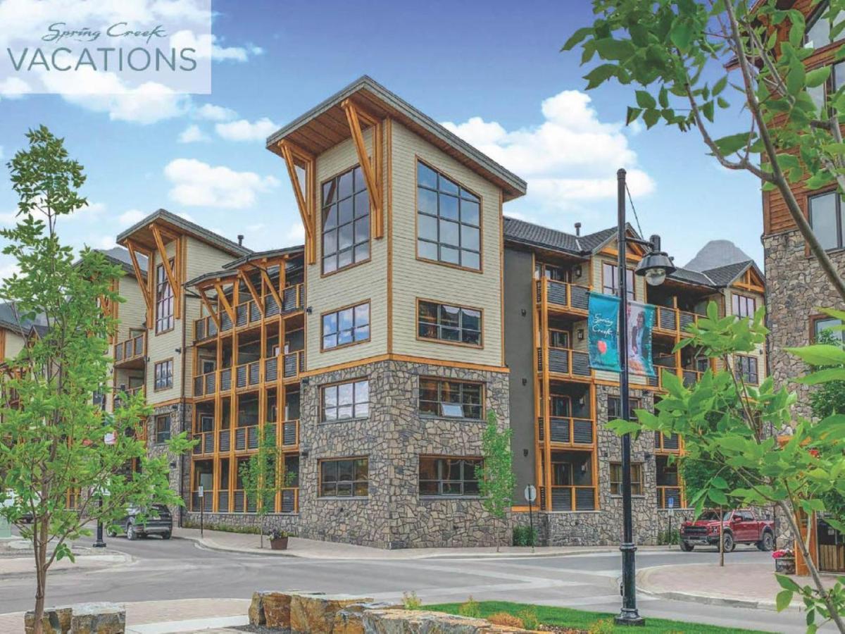 White Spruce Lodge By Spring Creek Vacations キャンモア エクステリア 写真