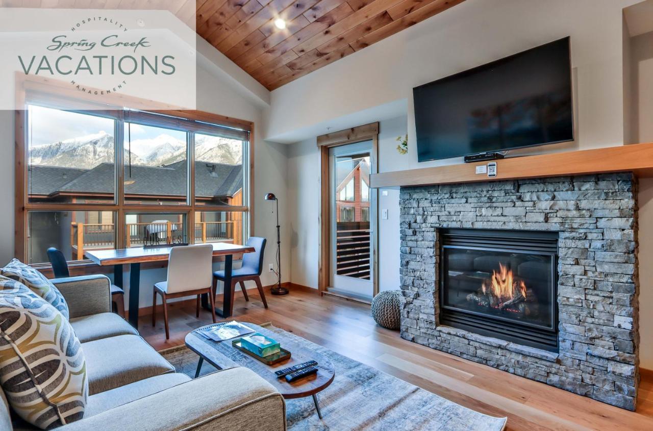 White Spruce Lodge By Spring Creek Vacations キャンモア 部屋 写真