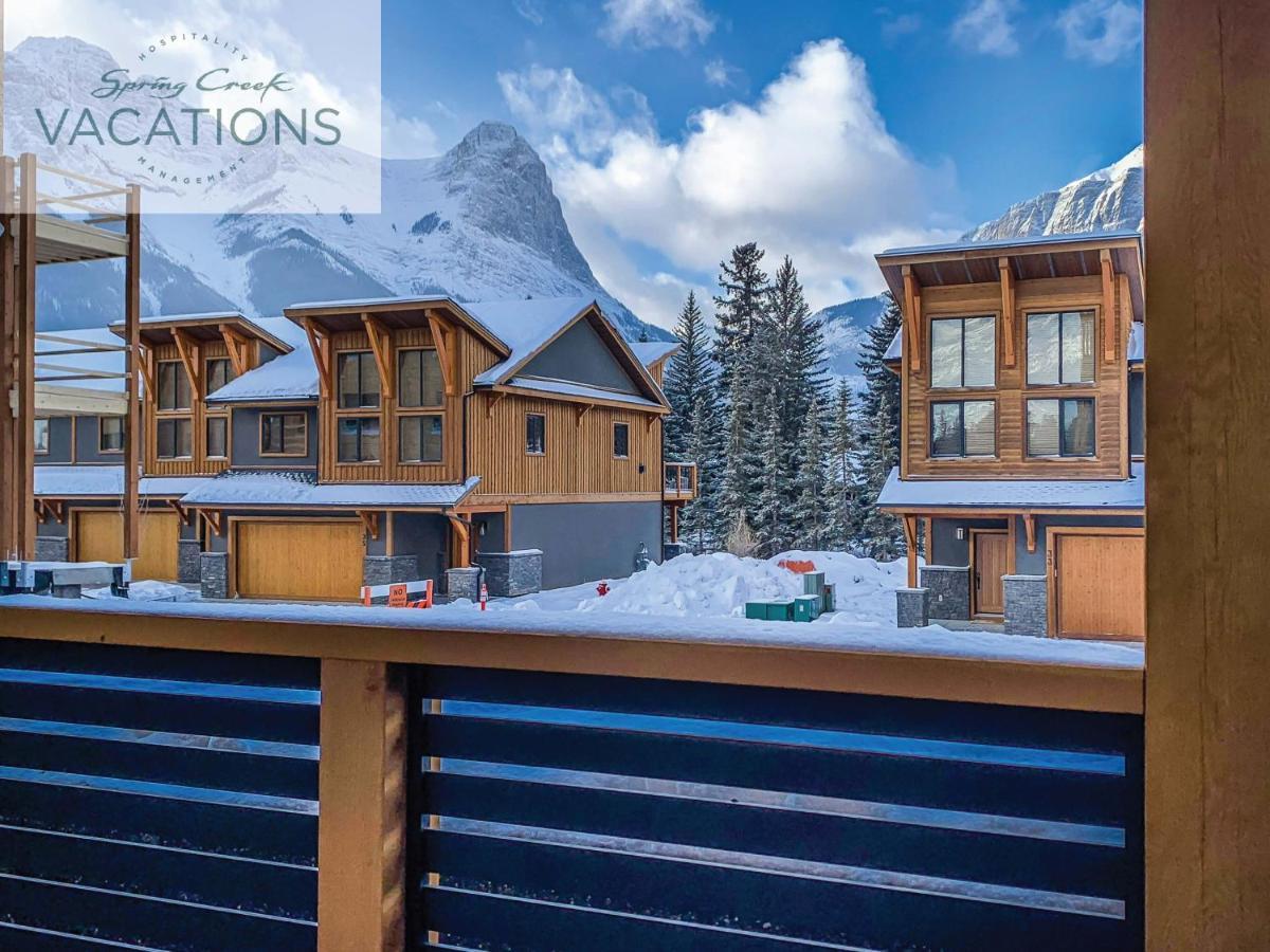 White Spruce Lodge By Spring Creek Vacations キャンモア 部屋 写真