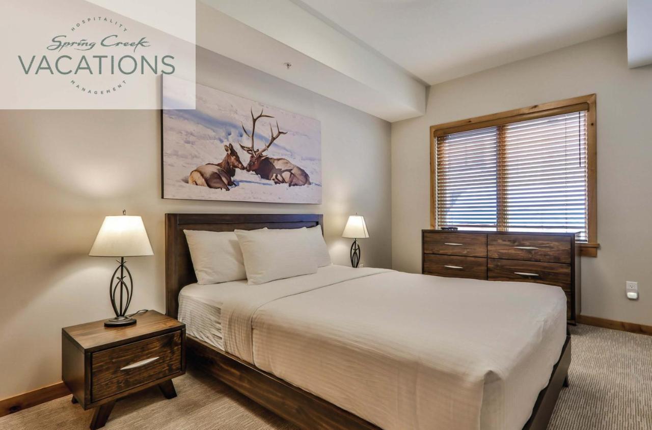 White Spruce Lodge By Spring Creek Vacations キャンモア 部屋 写真