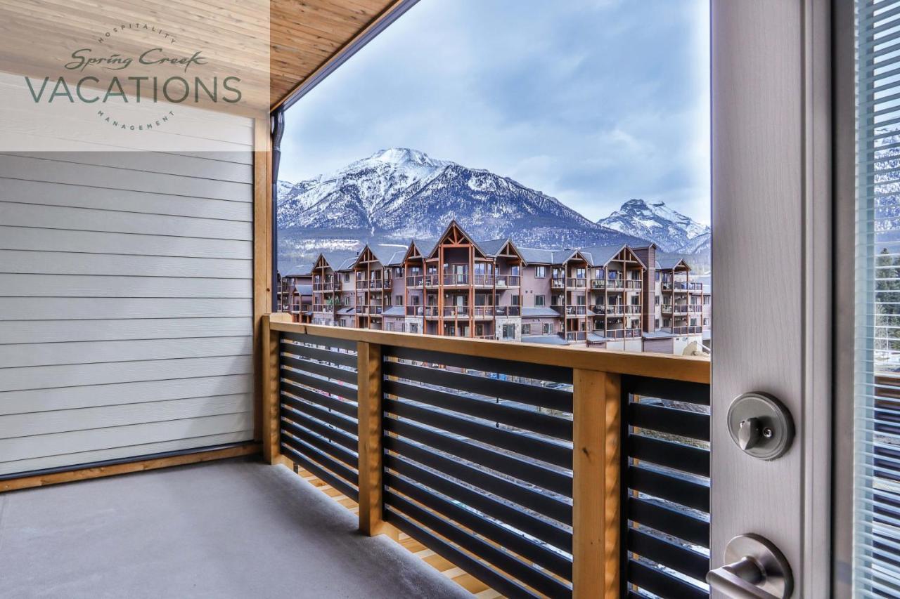 White Spruce Lodge By Spring Creek Vacations キャンモア 部屋 写真