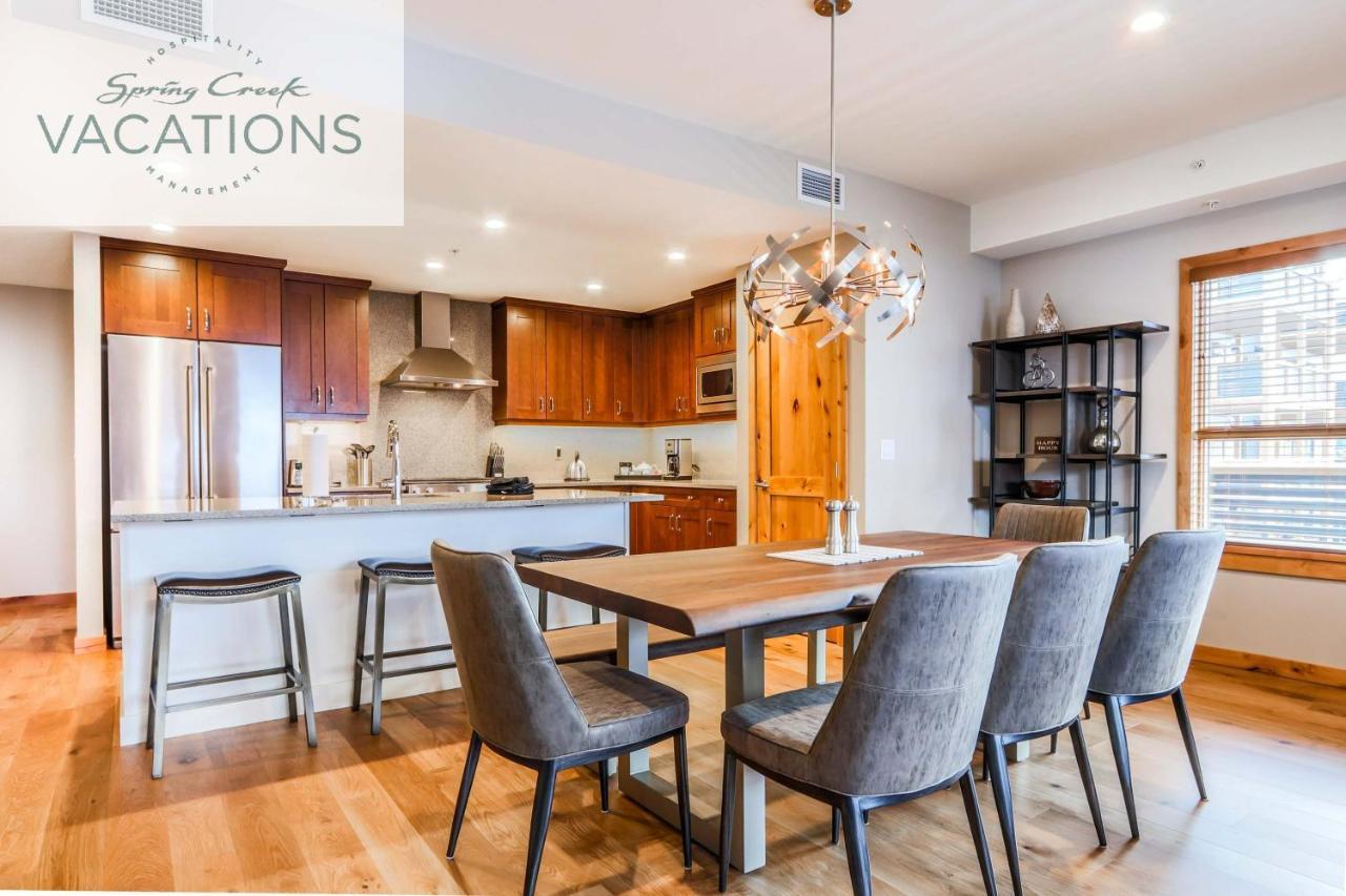 White Spruce Lodge By Spring Creek Vacations キャンモア 部屋 写真