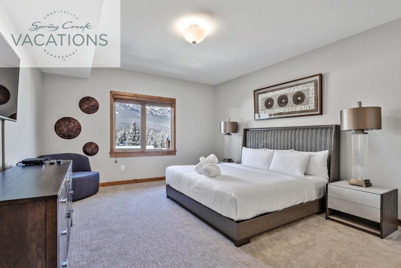 White Spruce Lodge By Spring Creek Vacations キャンモア 部屋 写真