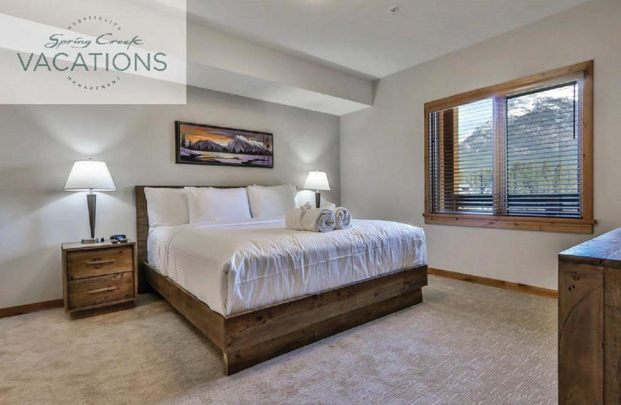 White Spruce Lodge By Spring Creek Vacations キャンモア 部屋 写真
